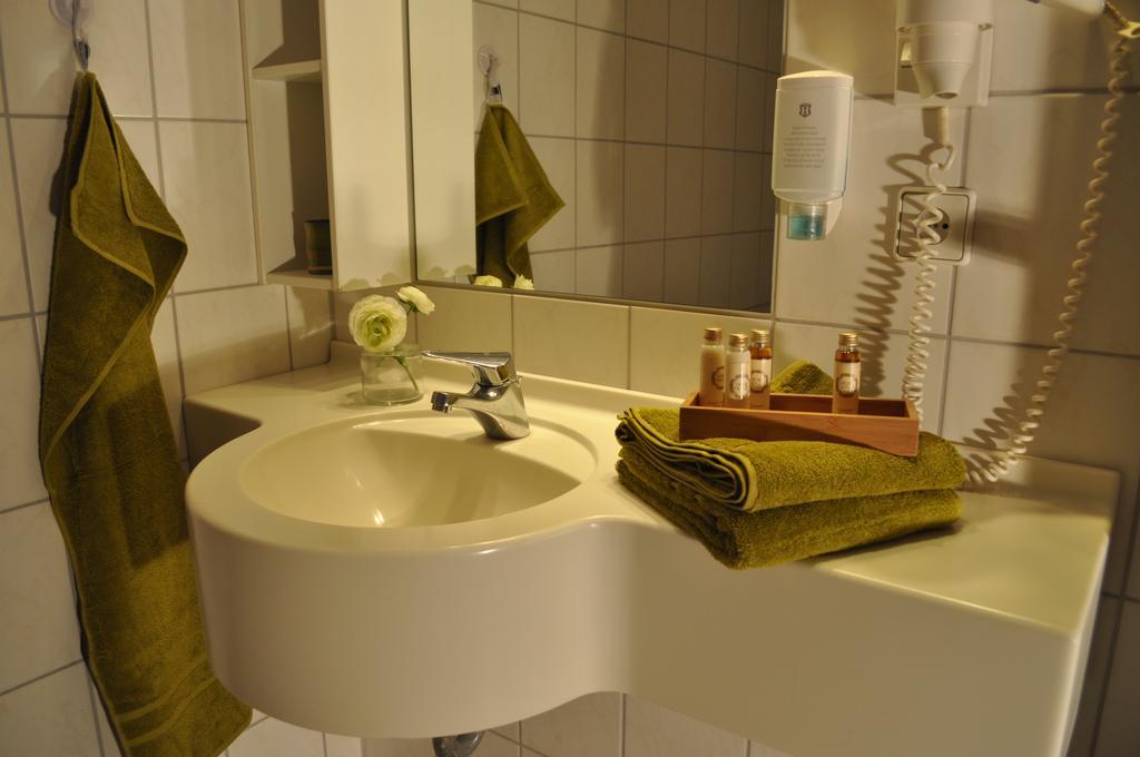 Landhotel Gillenfelder Hof Zewnętrze zdjęcie